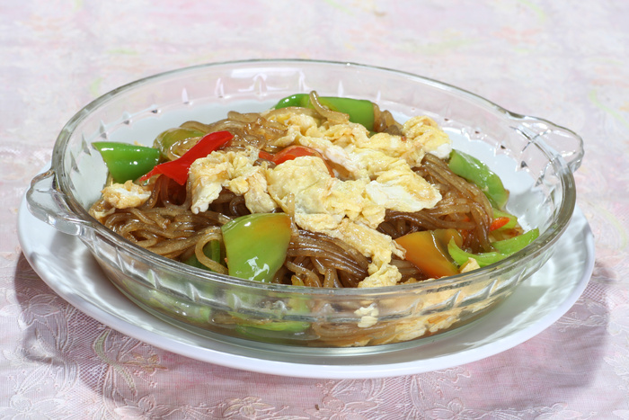 尖椒粉条溜鸡蛋