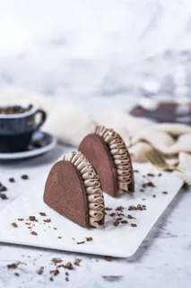 蛋糕店小蛋糕慕斯美食甜品图片