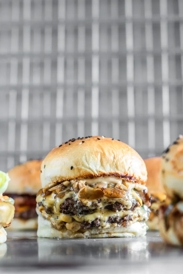 黄色美味汉堡摄影素材 黄色美味汉堡摄影素材