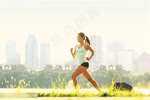 户外跑步的美女高清图片