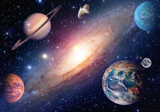 绚丽宇宙太空中的行星和星云高清图片