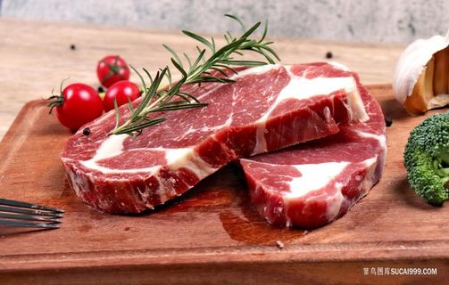 砧板上新鲜未加工生牛排西餐冷鲜美食图片