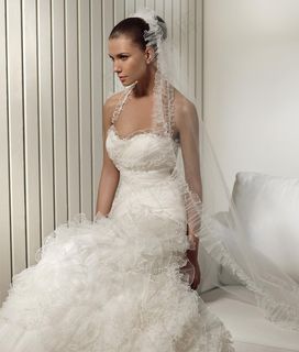 白色婚纱美女图片