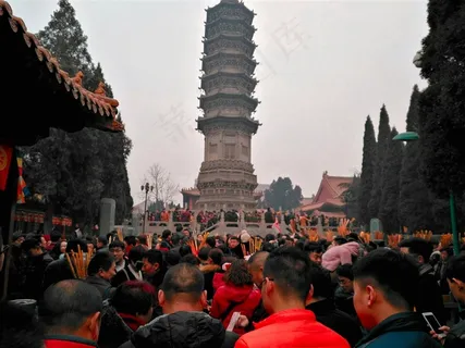 人山人海柏林禅寺上香图片