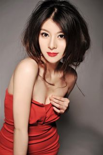 长发清纯美女