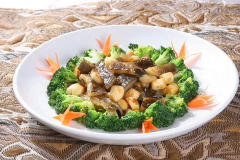 蒜仔烧裙边 128元