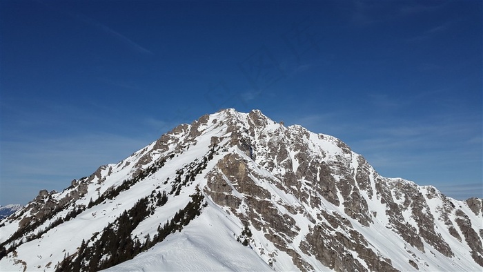 高山雪景图片