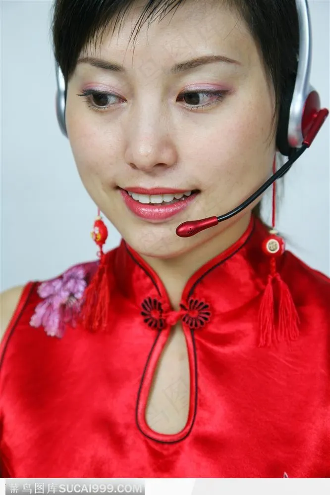 红色旗袍的美女