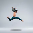空中飞舞的男子舞蹈图片