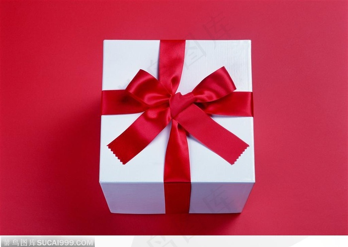 情人节礼物-俯视下的白色礼盒