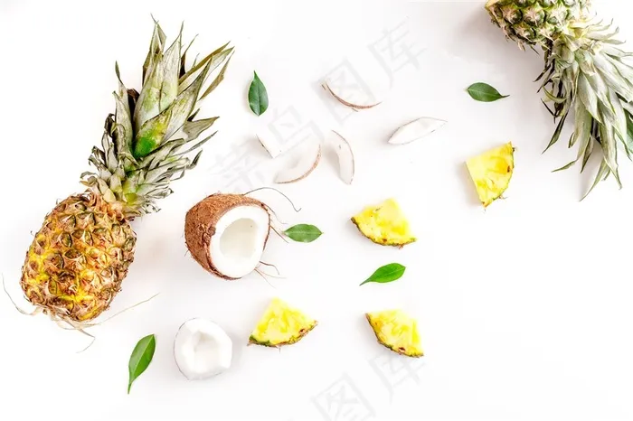 夏季菠萝和椰子椰青顶视图背景