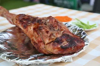 烧烤烤羊腿