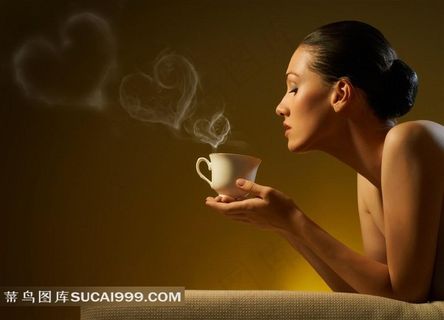 喝咖啡的女孩图片