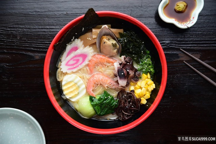 日本料理美食日式豚骨拉面图片