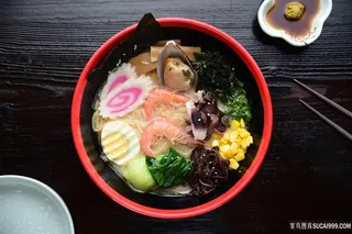 日本料理美食日式豚骨拉面图片