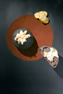 蛋糕店小蛋糕慕斯美食甜品图片