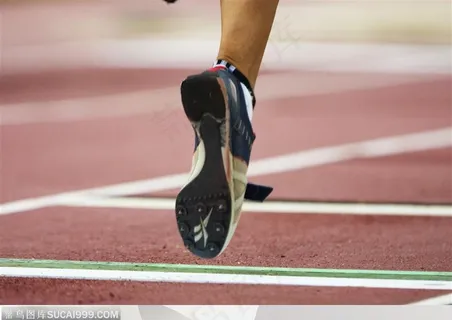 比赛运动-脚跟离地的运动员