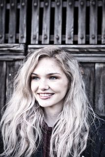 复古黑白美女写真图片