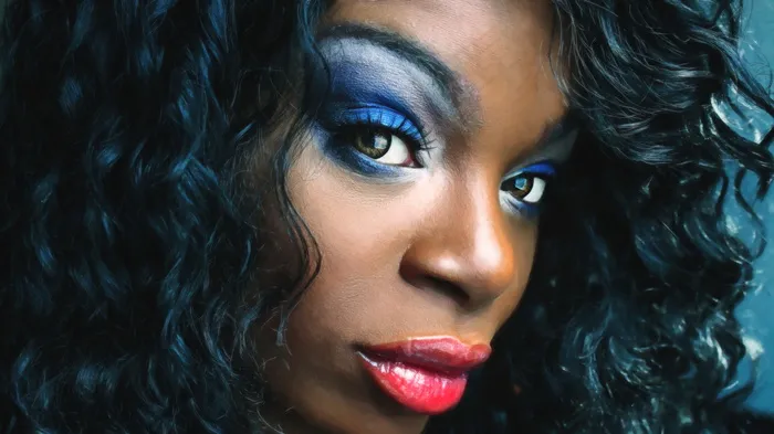 黑人美女面部艺术彩妆