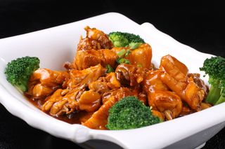 农家烧肉焖土鸡