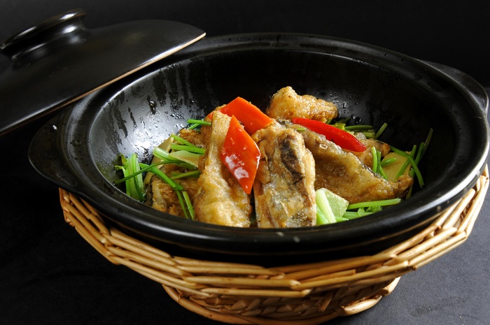 石锅煲类火锅川菜特色菜生抽皇姜葱局鱼嘴