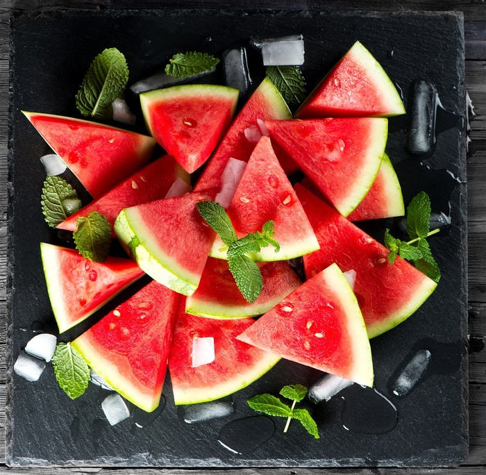 切开的西瓜图片素材