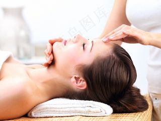 头部按摩美容护肤图片