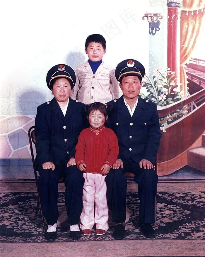 老照片 幸福一家人