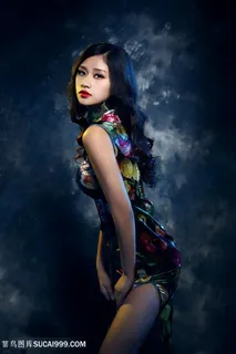 侧身的旗袍女性图片 侧身的旗袍女性图片