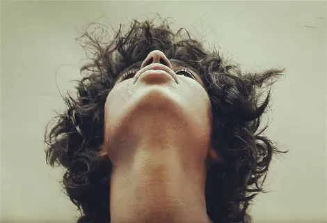 一行清泪一缕忧伤