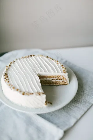 白色奶油蛋糕图片