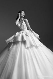 白色高端婚纱礼服美女高清素材