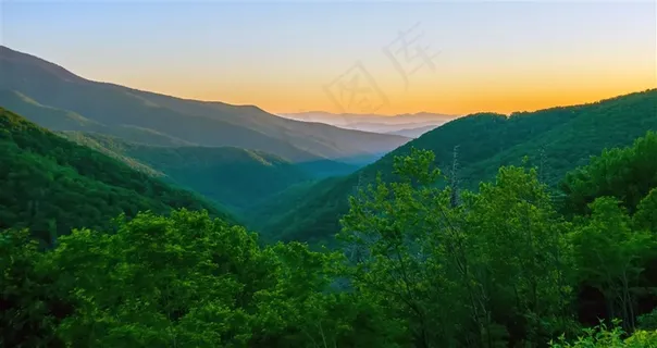日落时分的山顶山水风景图片 日落时分的山顶山水风景图片