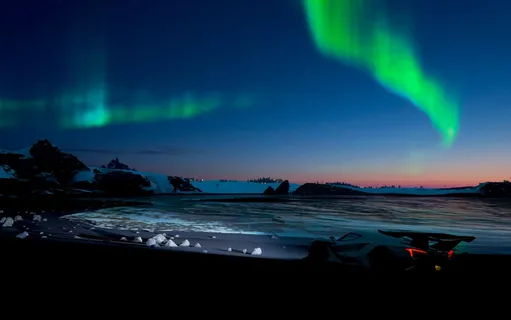 绿色极光壁纸图片