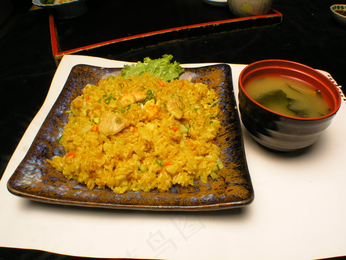  什锦海鲜咖喱炒饭