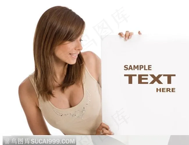 穿低胸短衫的外国美女手拿广告牌高清图片