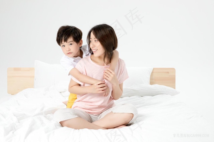 小男孩 小学生 幸福家庭 温馨家庭 温馨 高兴 母子 开心