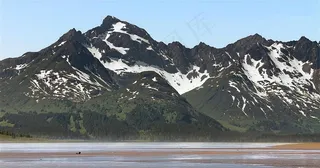 绕川一弯春江水