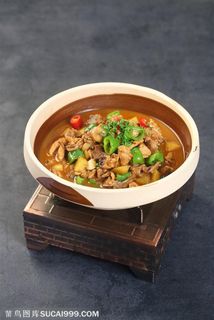 板栗烧土鸡图片