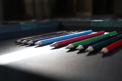 彩色学习画笔图片 彩色学习画笔图片