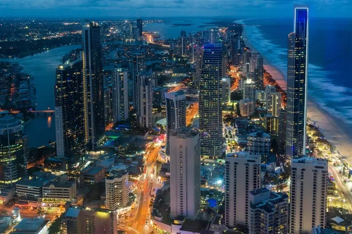 美丽的海滨城市夜景高清摄影图片