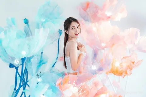 中国美女现代艺术照图片