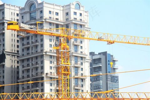 一个新的波坦MCT 205起重机