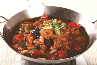 中华美食干锅香辣手撕鸡摄影图