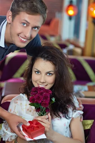 幸福微笑情侣图片