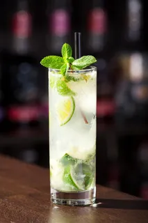 杯子里的薄荷摄影高清图片