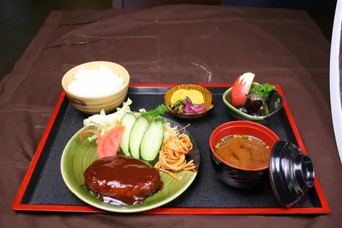煎汉堡牛肉饼套餐美食素材图片 煎汉堡牛肉饼套餐美食素材图片