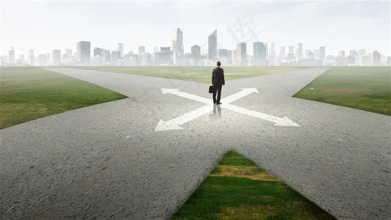 创新思路出路的商务人士高清图片