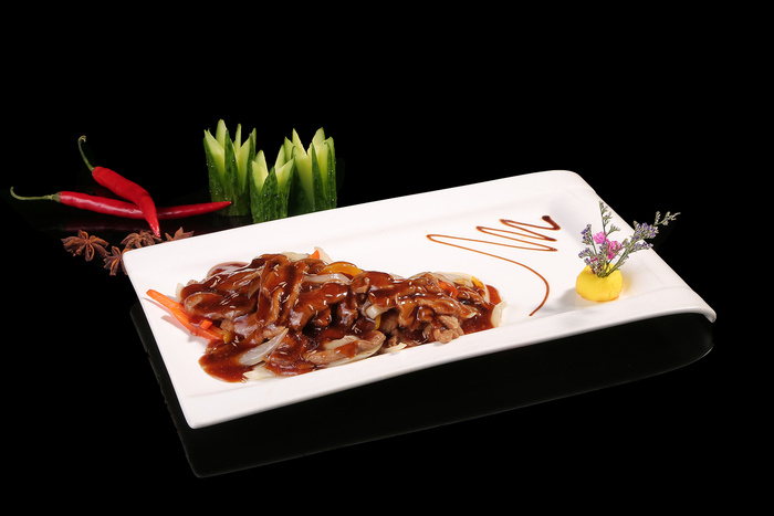 孜然肉片餐饮快餐盖浇饭产品成品高清大图黑底长盘