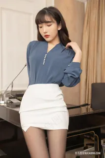 *韩国车模美女性感偷拍套图下载